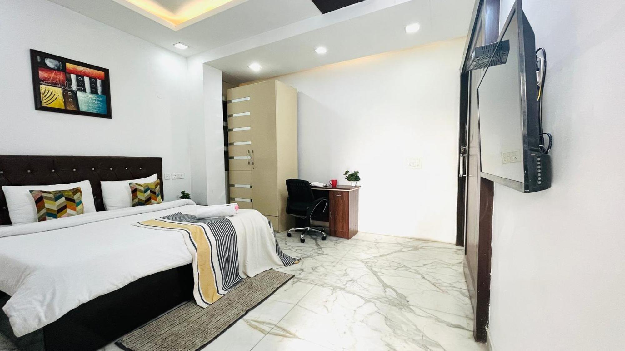 Olive Service Apartments - Greater Kailash New Delhi Room photo