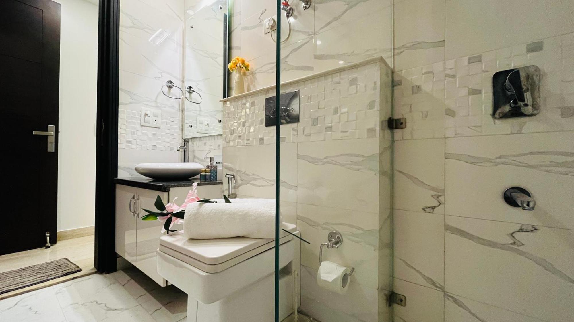 Olive Service Apartments - Greater Kailash New Delhi Room photo