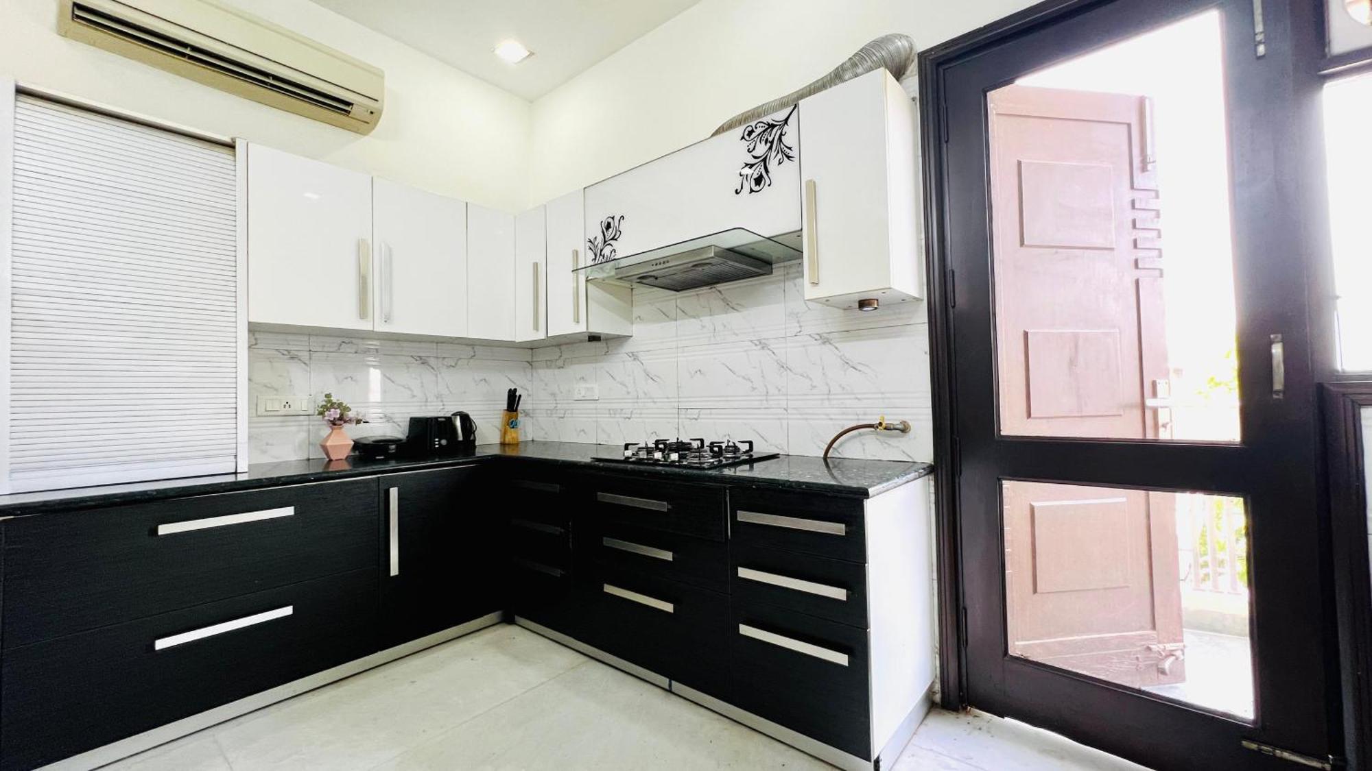 Olive Service Apartments - Greater Kailash New Delhi Exterior photo