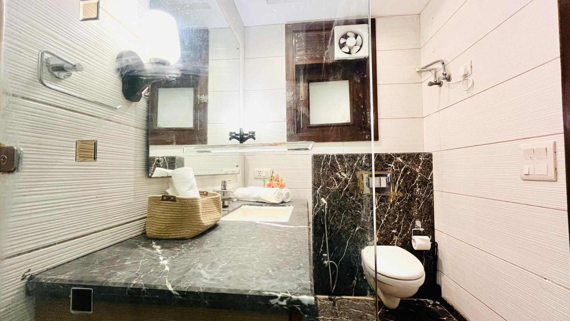 Olive Service Apartments - Greater Kailash New Delhi Room photo